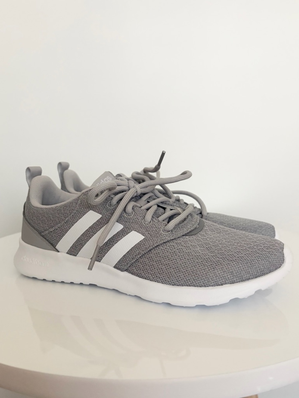 Adidas QT Racer 2.0 Gray Running Sneakers Women’s Size 7.5 NEW Lightweight